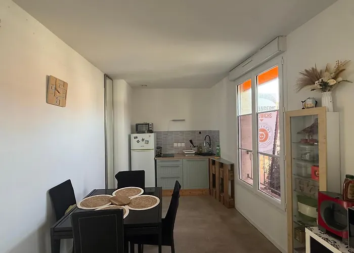 Apparemment Du Centre Apartment
